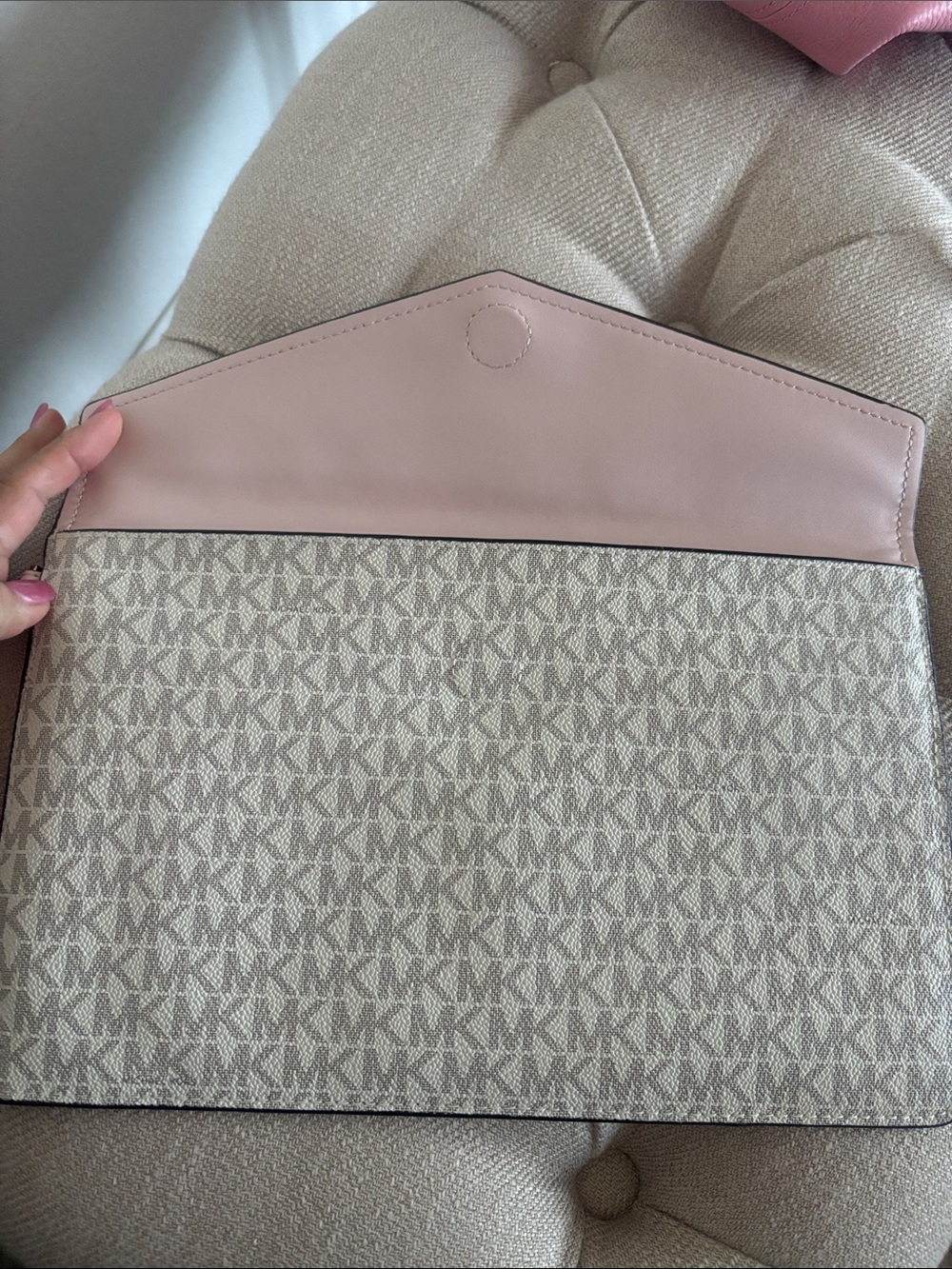 Michael Kors Signature Logo Envelope Clutch - Light Pink & Taupe - Picture 3 of 8